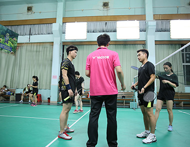 无羽伦比 | 2017金展首届羽毛球联赛混双第二轮开打